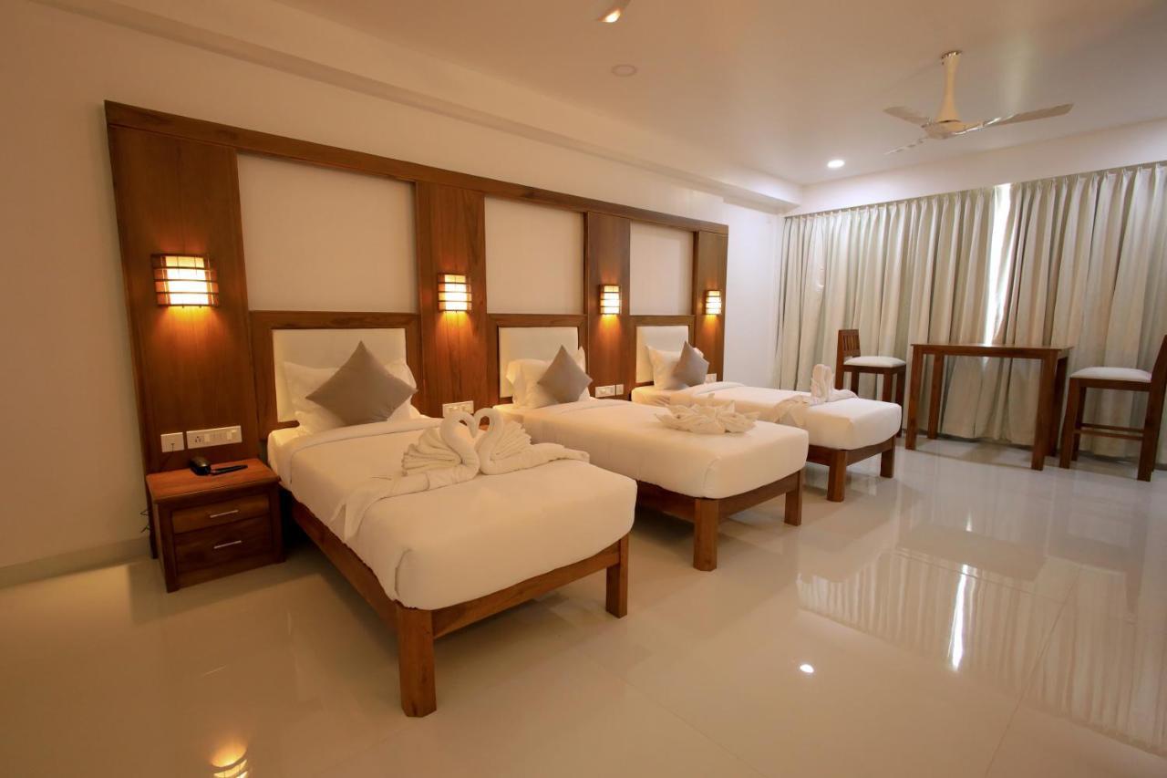 Hotel White House, Мунар Екстериор снимка