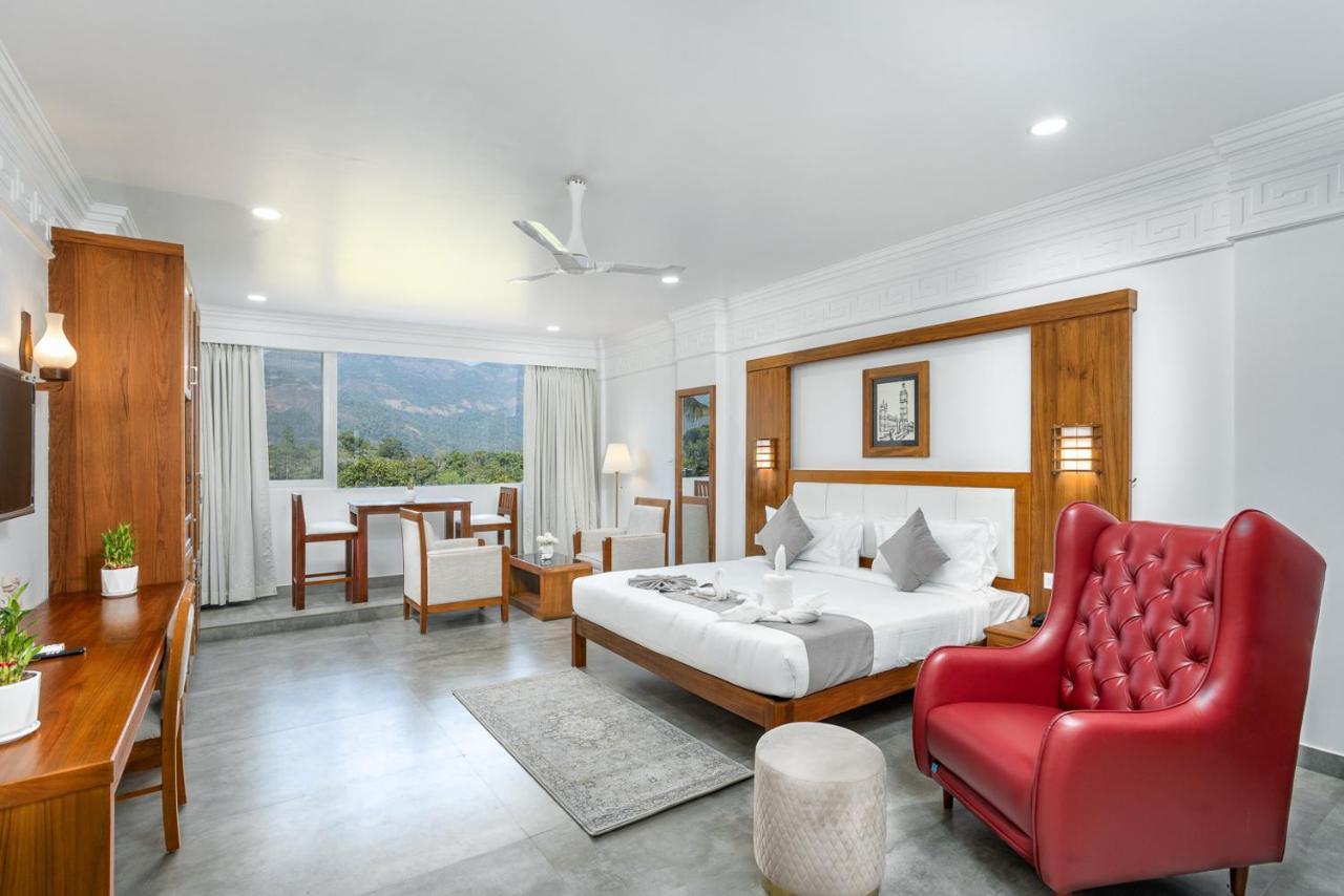 Hotel White House, Мунар Екстериор снимка