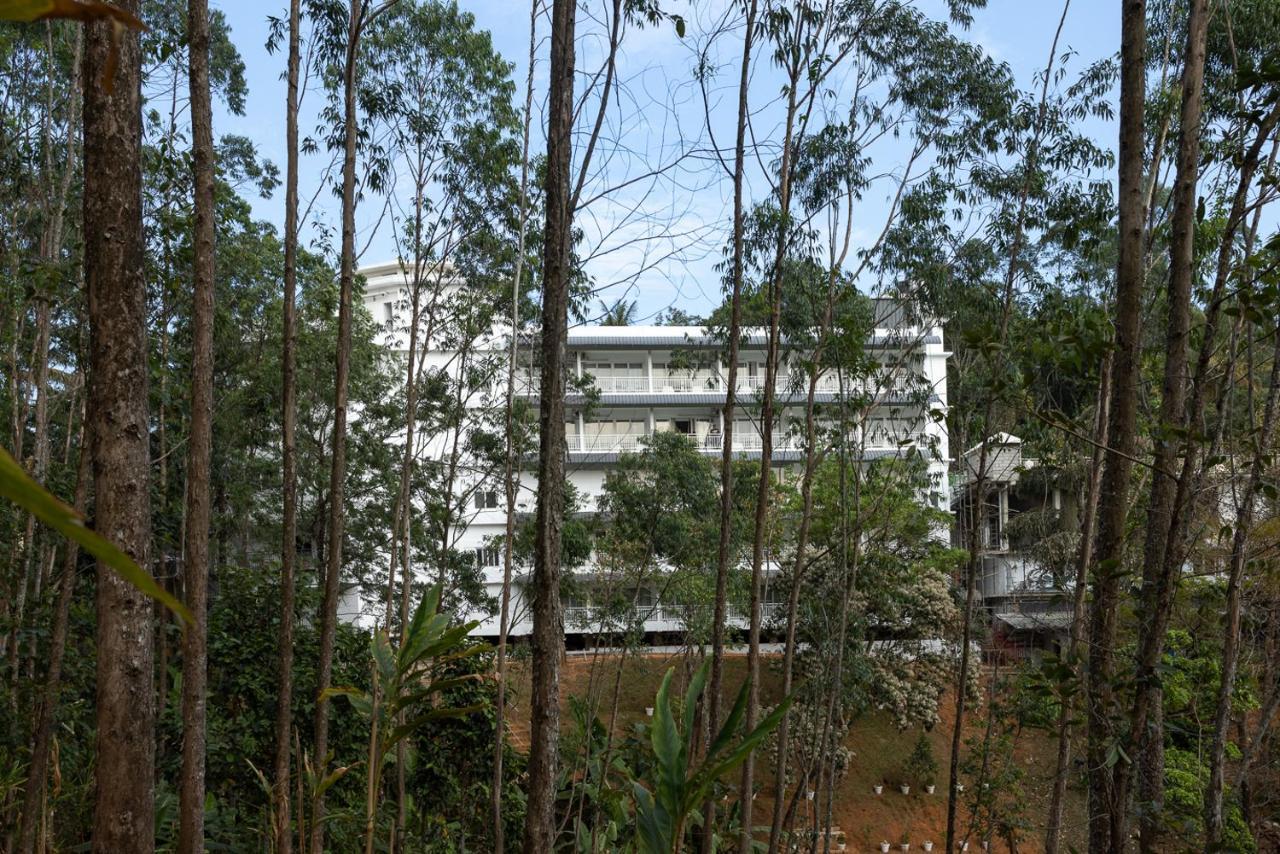 Hotel White House, Мунар Екстериор снимка