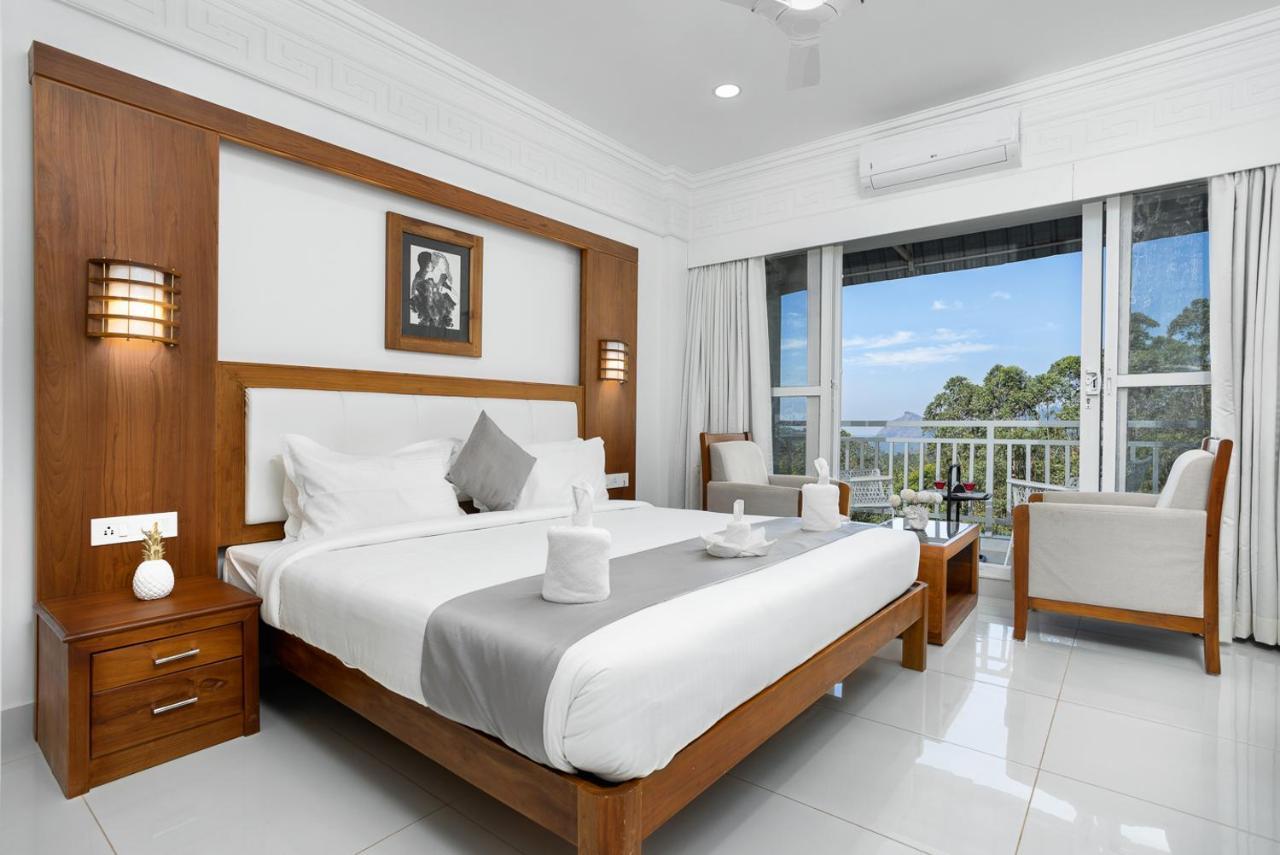 Hotel White House, Мунар Екстериор снимка