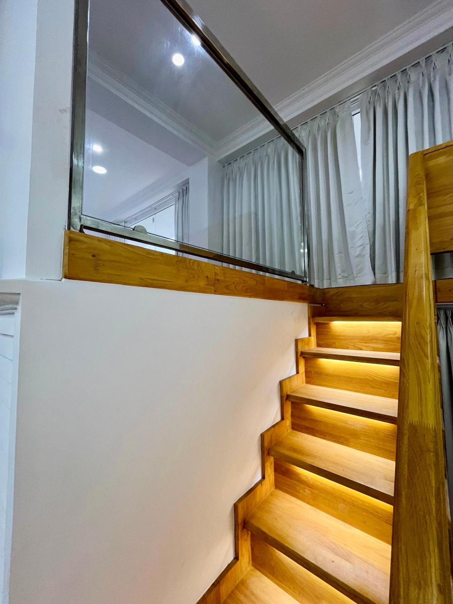 Hotel White House, Мунар Екстериор снимка
